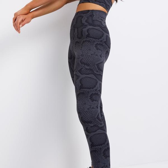 New All Fenix Anthropologie Navy Snake Leggings - Picture 5 of 9